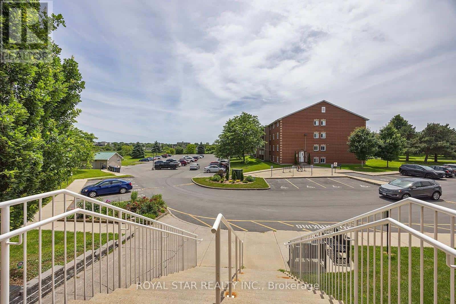 114 - 580 ARMSTRONG ROAD — Kingston (East Gardiners Rd), Ontario - Photo 5 of 37