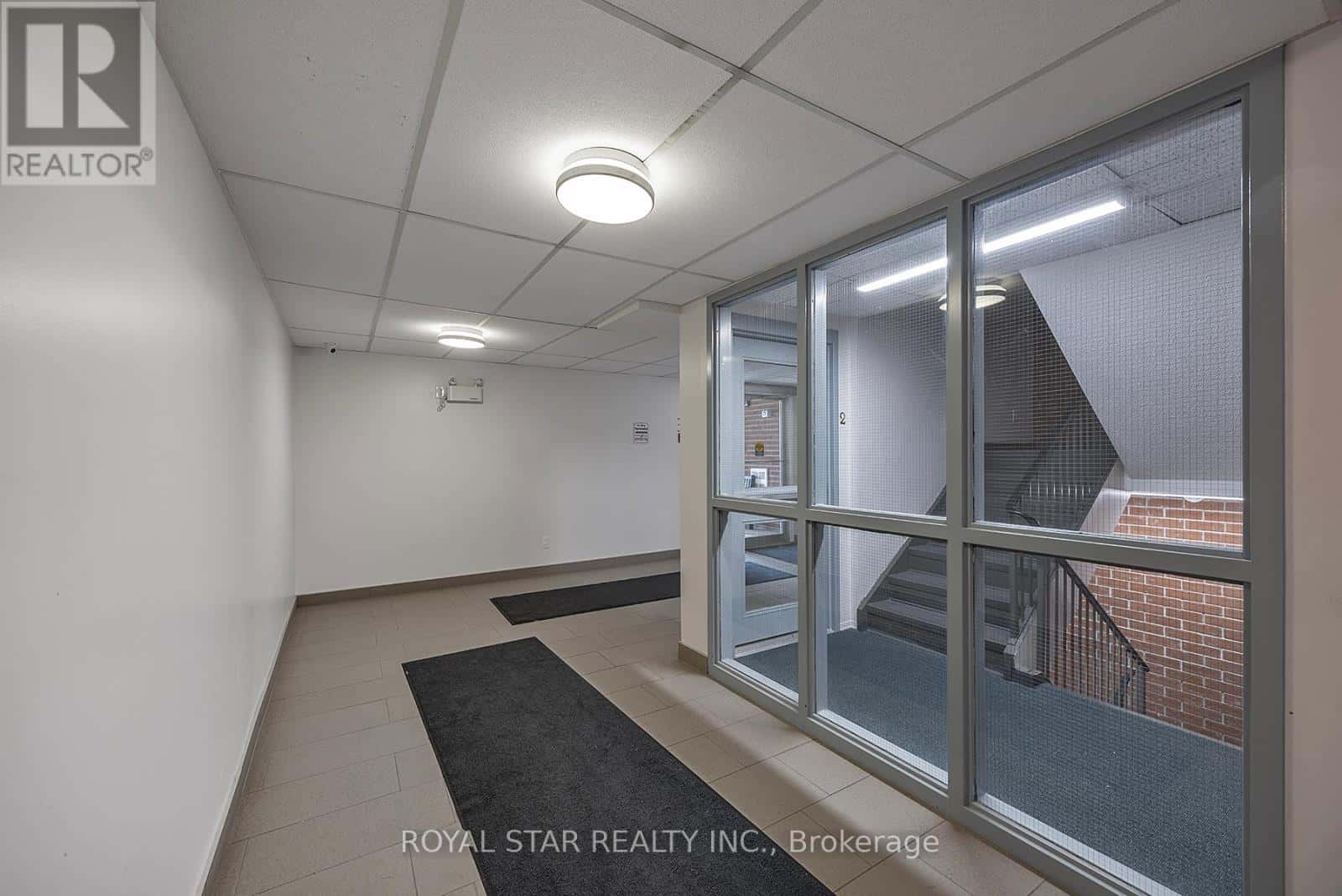 114 - 580 ARMSTRONG ROAD — Kingston (East Gardiners Rd), Ontario - Photo 2 of 37