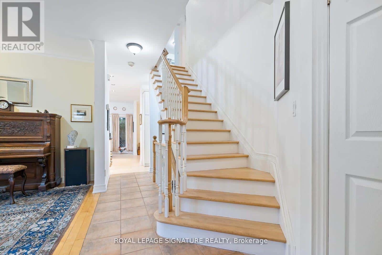 110 BOWMORE ROAD — Toronto (Woodbine Corridor), Ontario - Photo 3 of 45