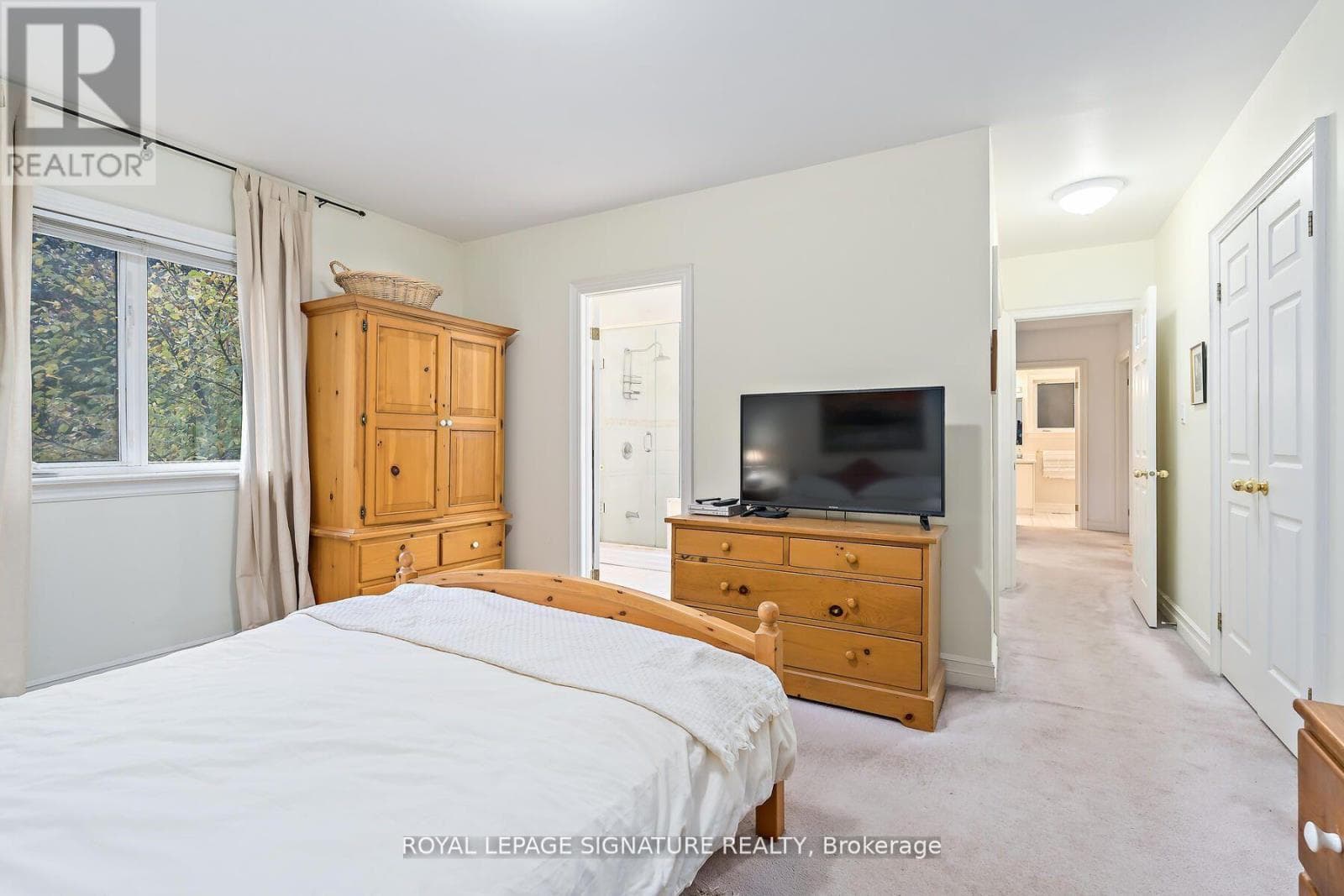 110 BOWMORE ROAD — Toronto (Woodbine Corridor), Ontario - Main photo