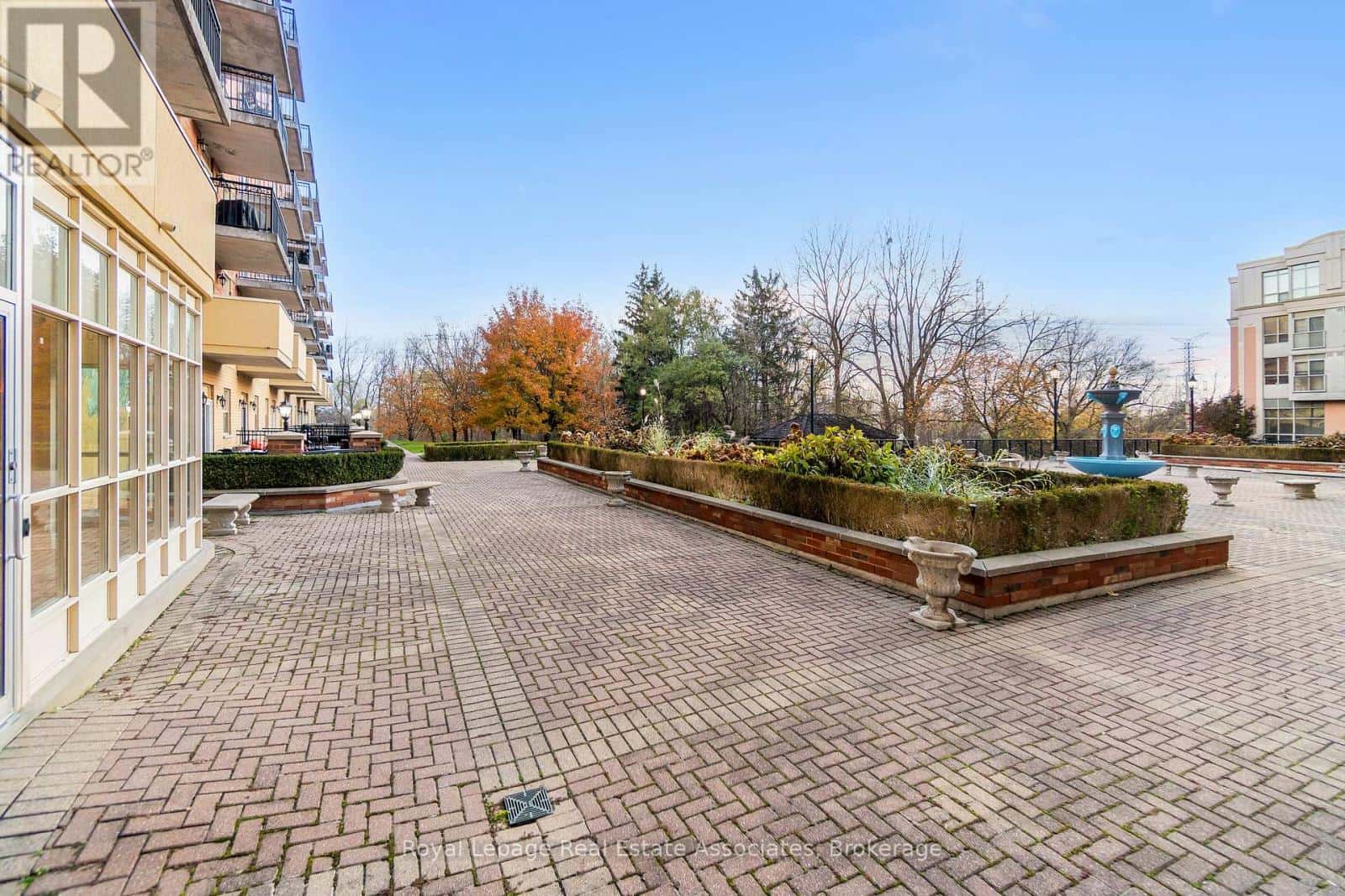 211 - 7373 MARTIN GROVE ROAD — Vaughan (Vaughan Grove), Ontario - Photo 5 of 40