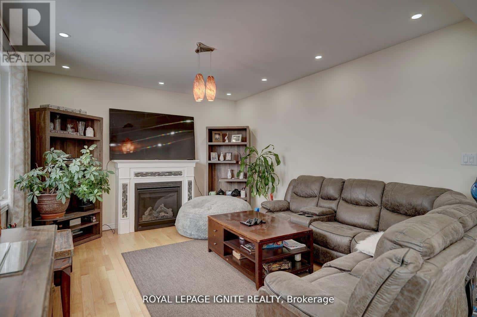 41 NORTHHILL AVENUE — Cavan Monaghan (Cavan Twp), Ontario - Photo 2 of 28