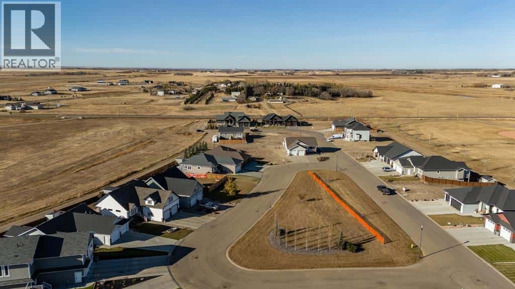 4011 Mimosa Way — Stettler, Alberta - Photo 2 of 14