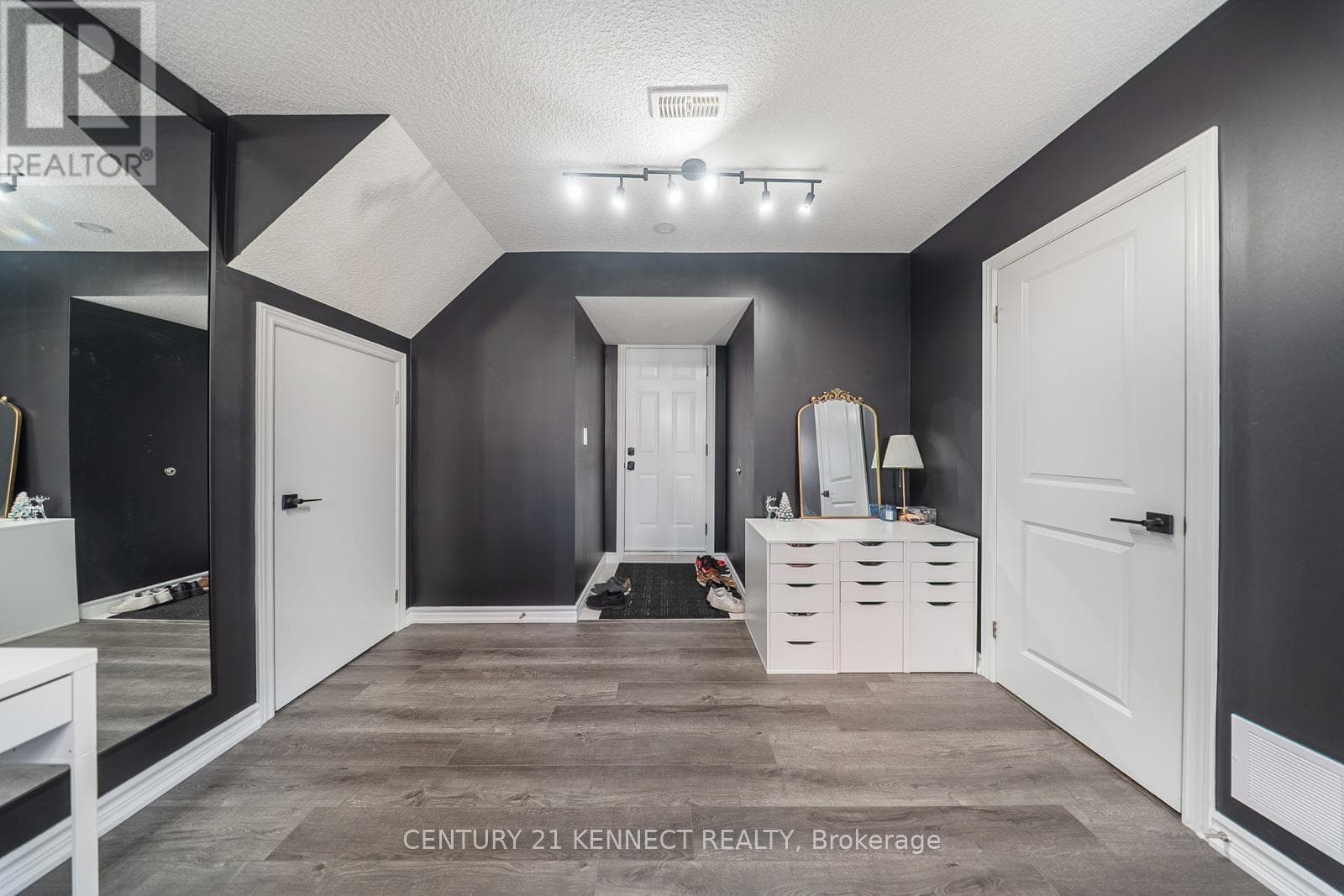 132 - 445 ONTARIO STREET S — Milton (TM Timberlea), Ontario - Main photo