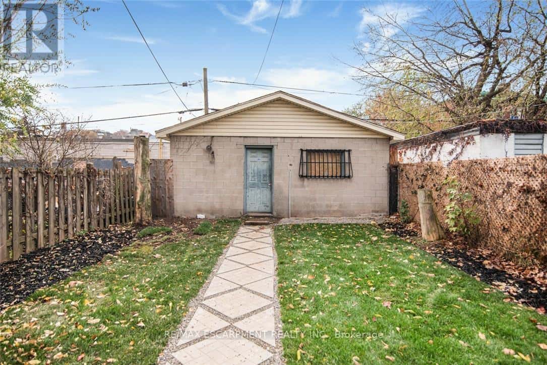 48 AIKMAN AVENUE — Hamilton (Gibson), Ontario - Photo 3 of 36