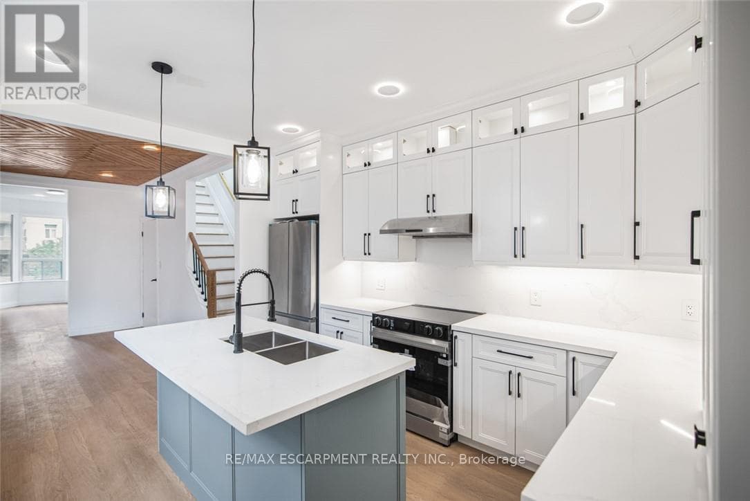 48 AIKMAN AVENUE — Hamilton (Gibson), Ontario - Main photo