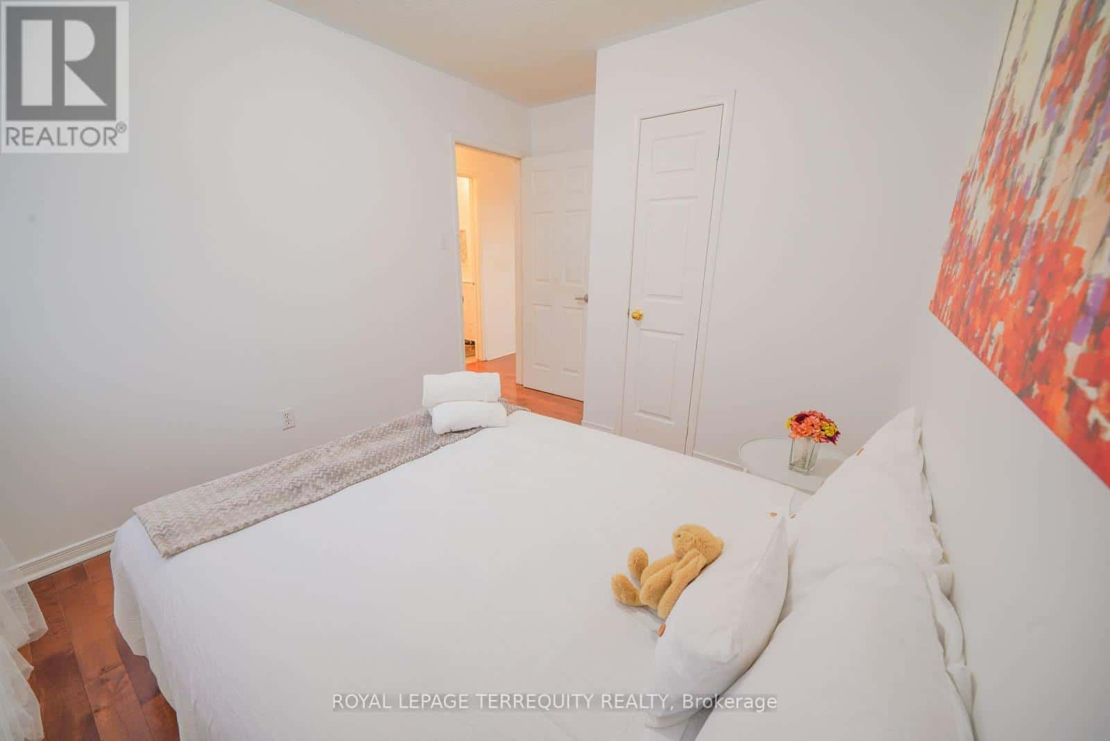 145 SPRINGVIEW DRIVE — Brampton (Brampton West), Ontario - Photo 2 of 38