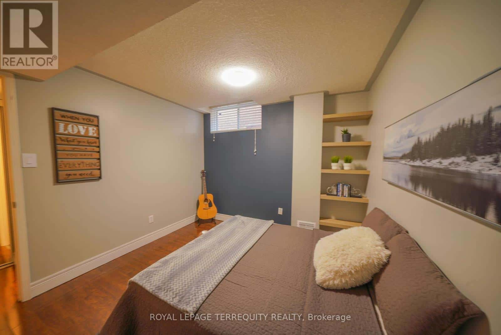 145 SPRINGVIEW DRIVE — Brampton (Brampton West), Ontario - Photo 5 of 38