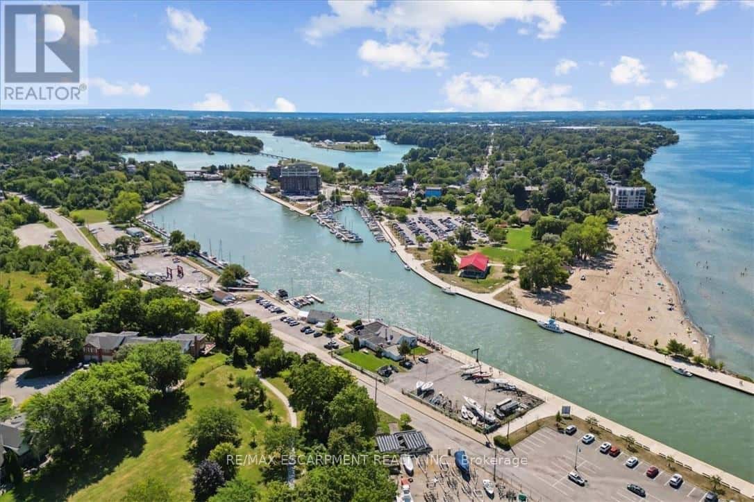 93 WESTGATE PARK DRIVE — St. Catharines (Lakeshore), Ontario - Photo 3 of 49