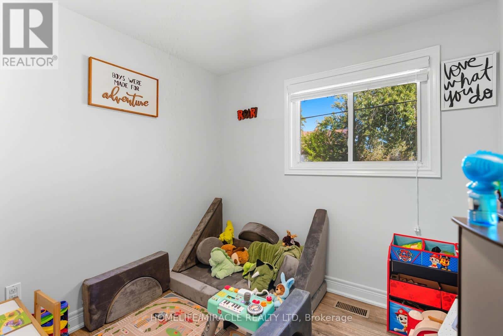 11 ROCKWOOD AVENUE — St. Catharines (Secord Woods), Ontario - Photo 5 of 34