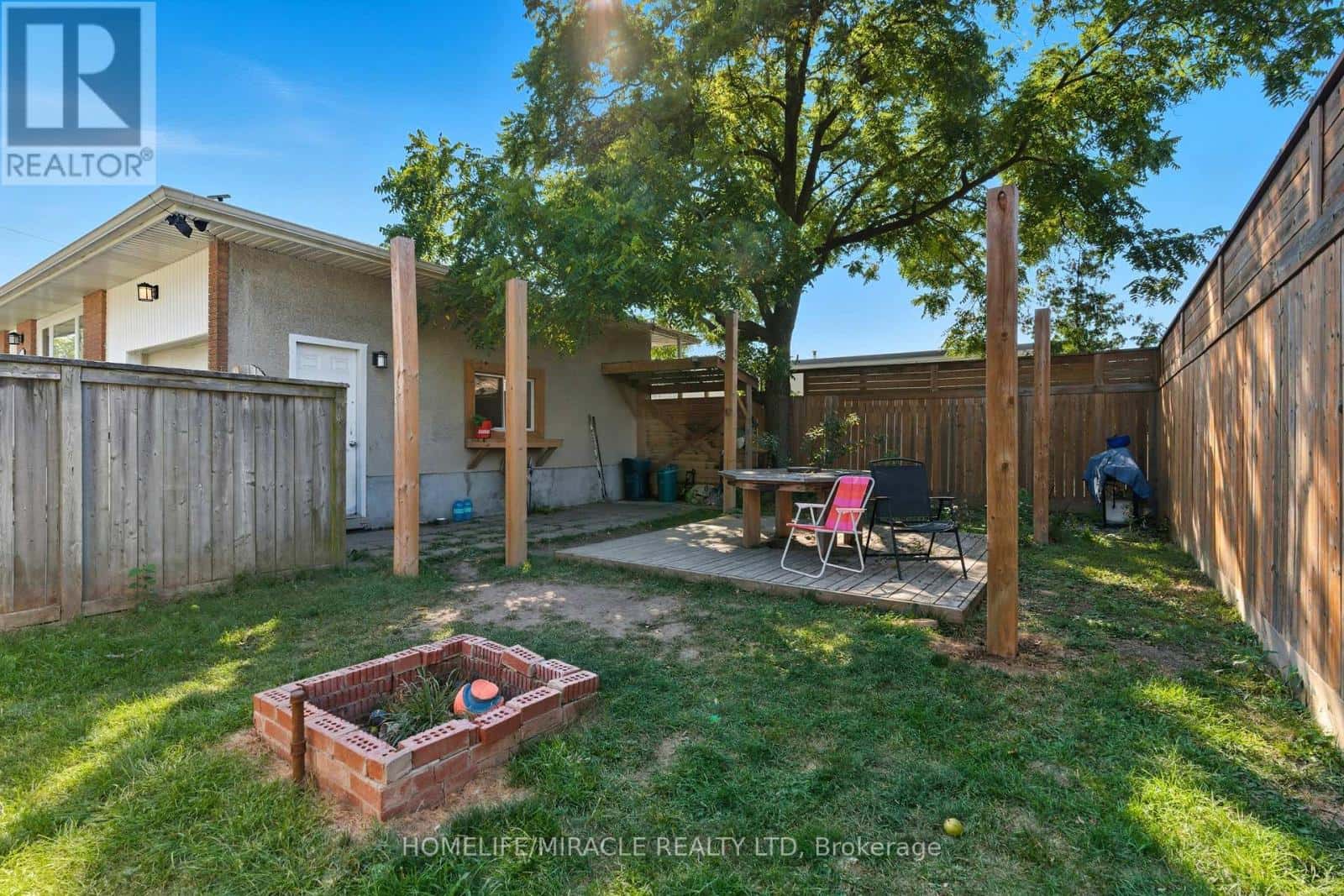 11 ROCKWOOD AVENUE — St. Catharines (Secord Woods), Ontario - Photo 4 of 34