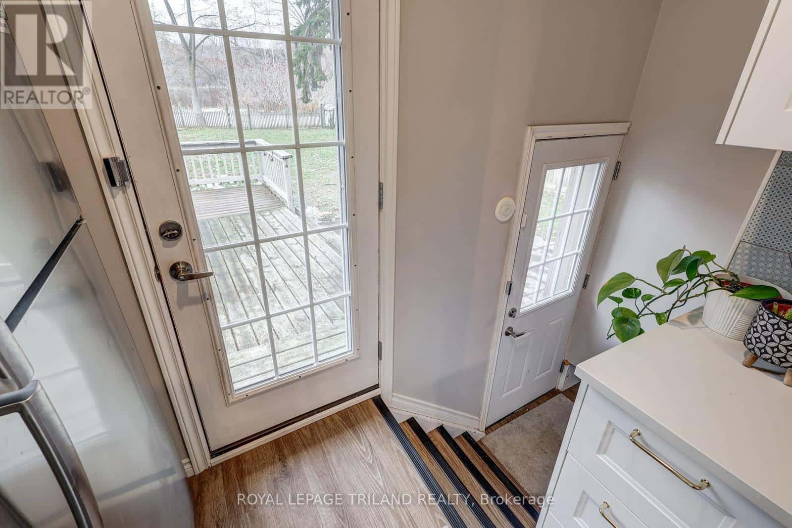 103 SPRINGBANK DRIVE — London South (South E), Ontario - Photo 4 of 39