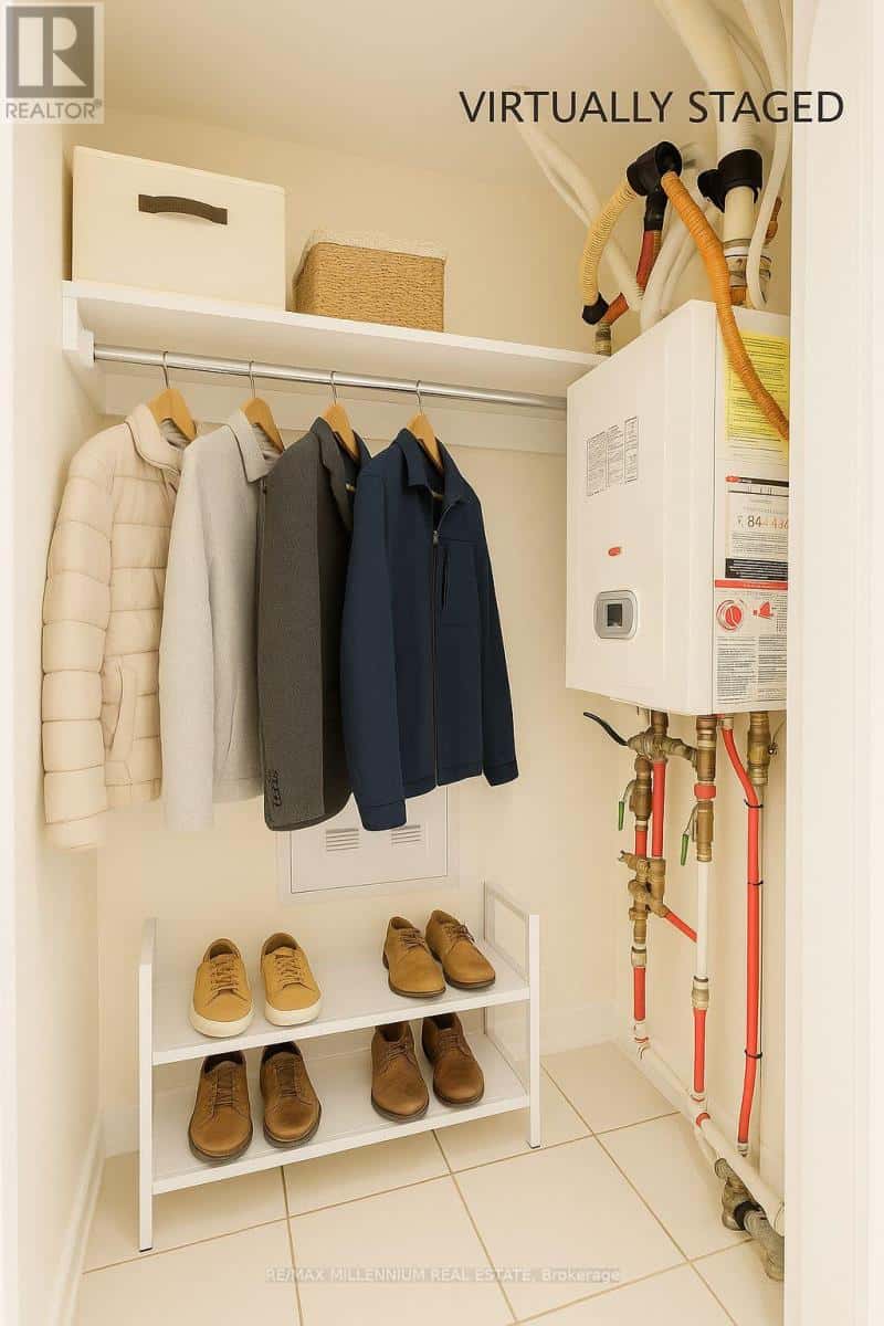 267 - 60 PARROTTA DRIVE — Toronto (Humberlea-Pelmo Park), Ontario - Photo 2 of 15