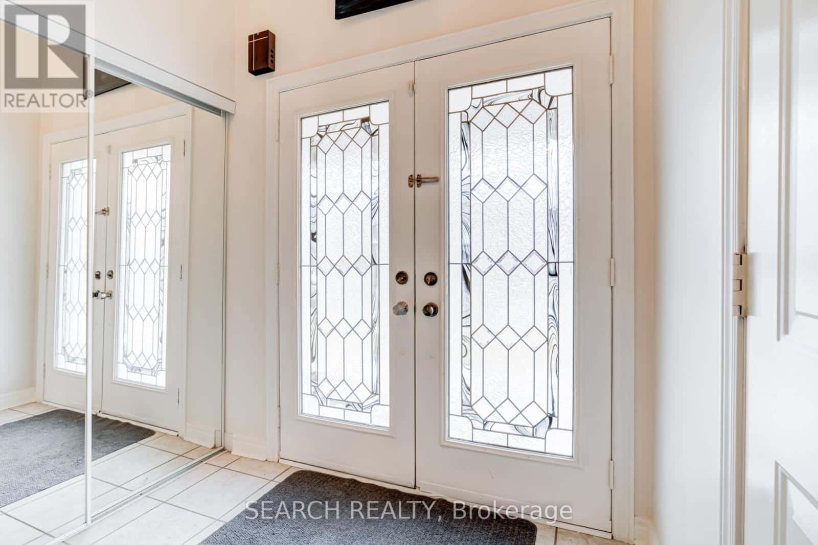 19 TREELINE BOULEVARD — Brampton (Vales of Castlemore North), Ontario - Photo 2 of 39