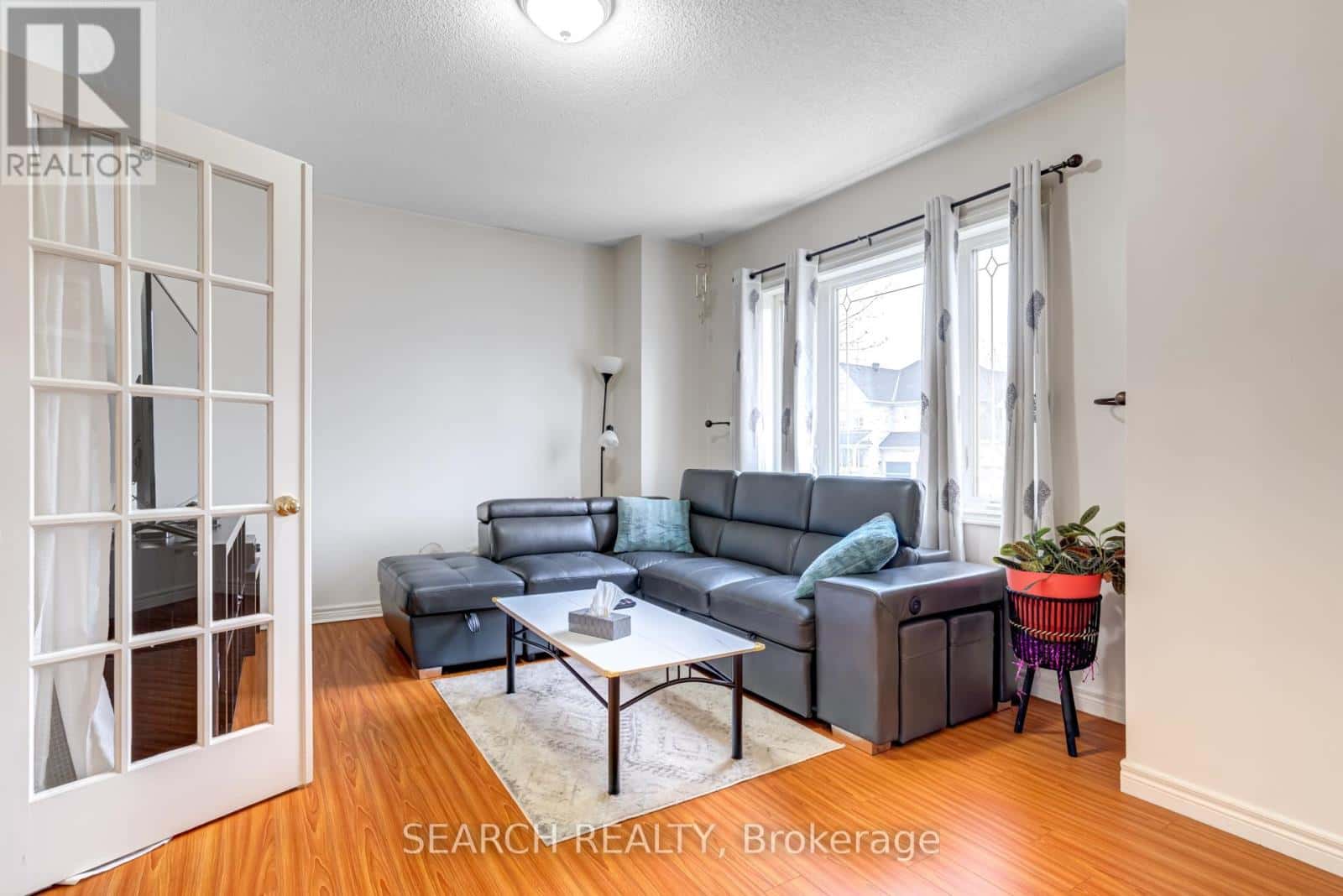 19 TREELINE BOULEVARD — Brampton (Vales of Castlemore North), Ontario - Photo 3 of 39