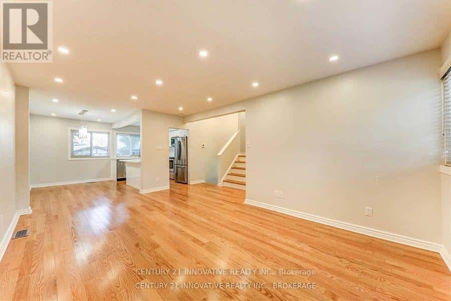 MAIN - 886 BRIMORTON DRIVE — Toronto (Morningside), Ontario - Photo 3 of 11