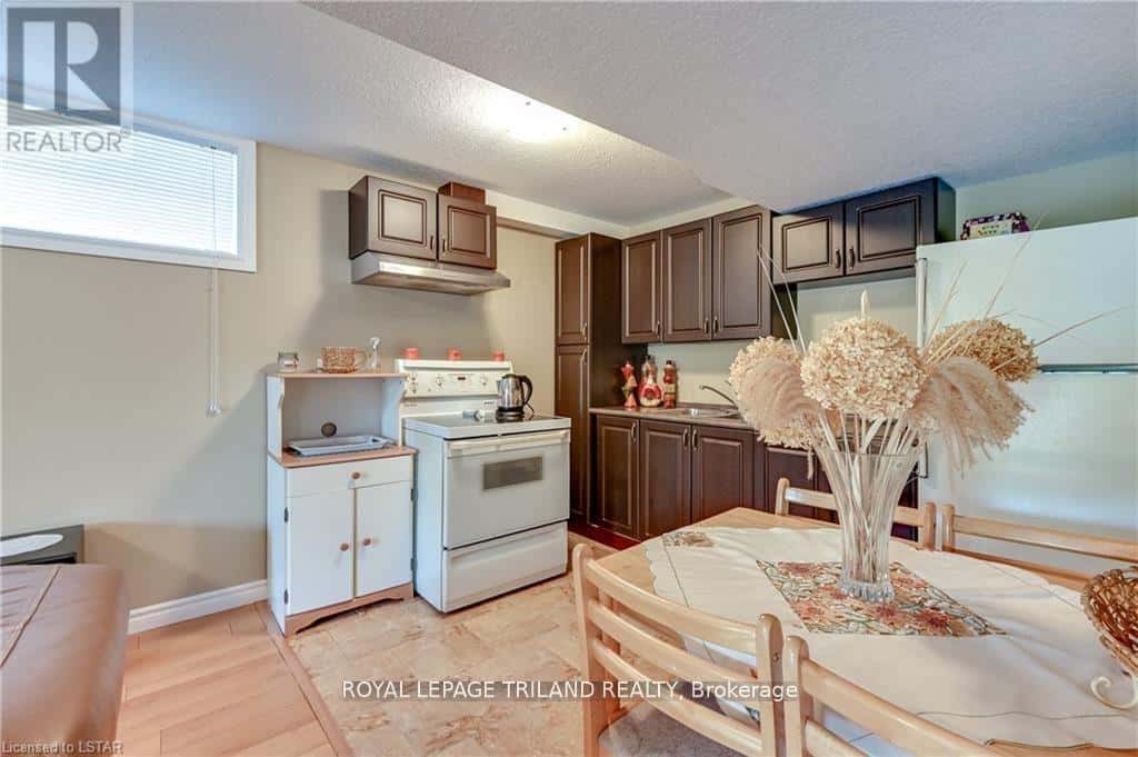 LOWER LEVEL - 3004 DEVON ROAD — London South (South W), Ontario - Photo 2 of 19