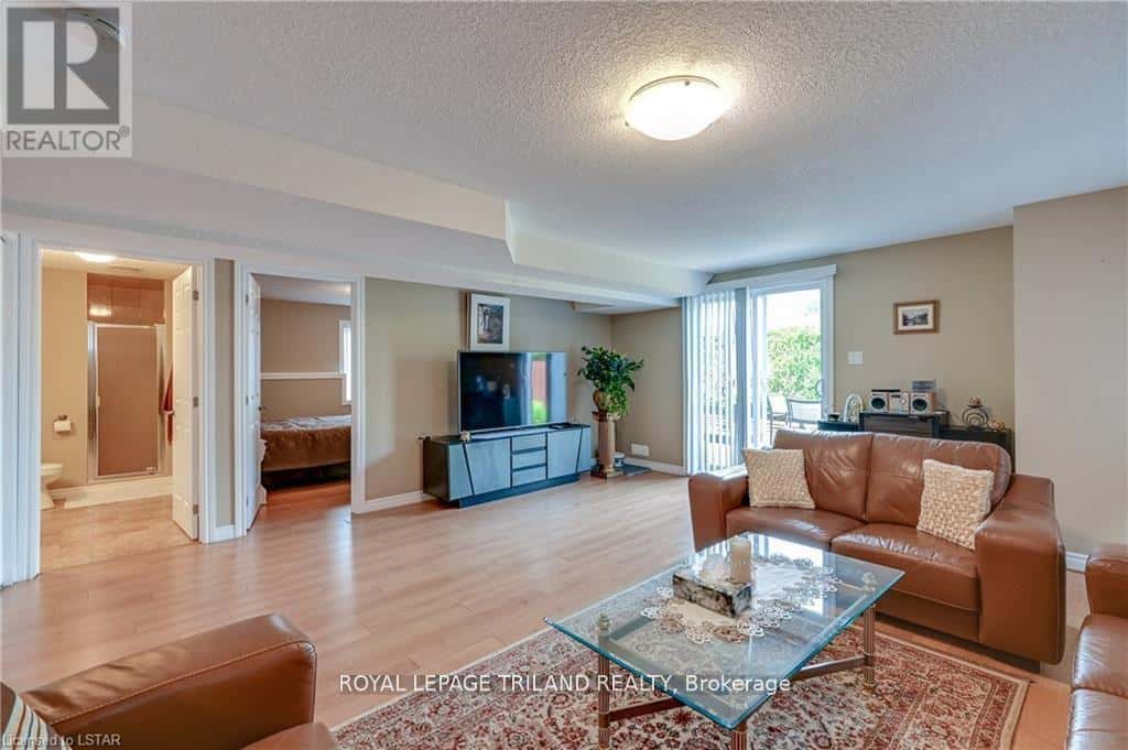 LOWER LEVEL - 3004 DEVON ROAD — London South (South W), Ontario - Photo 4 of 19