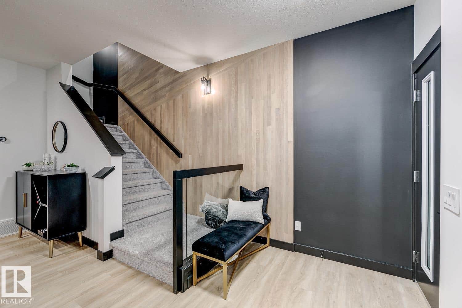 4168 Kinglet Drive NW - Photo 2 of 9, Edmonton, Alberta