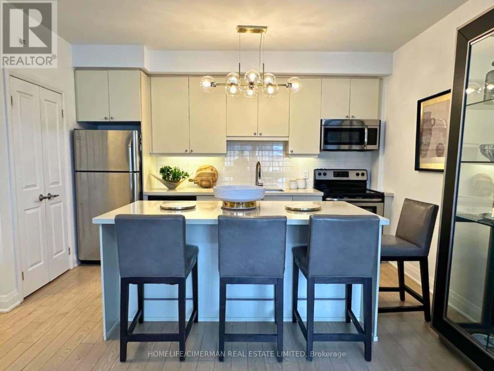 118 - 12 WOODSTREAM BOULEVARD — Vaughan (Vaughan Grove), Ontario - Photo 2 of 14