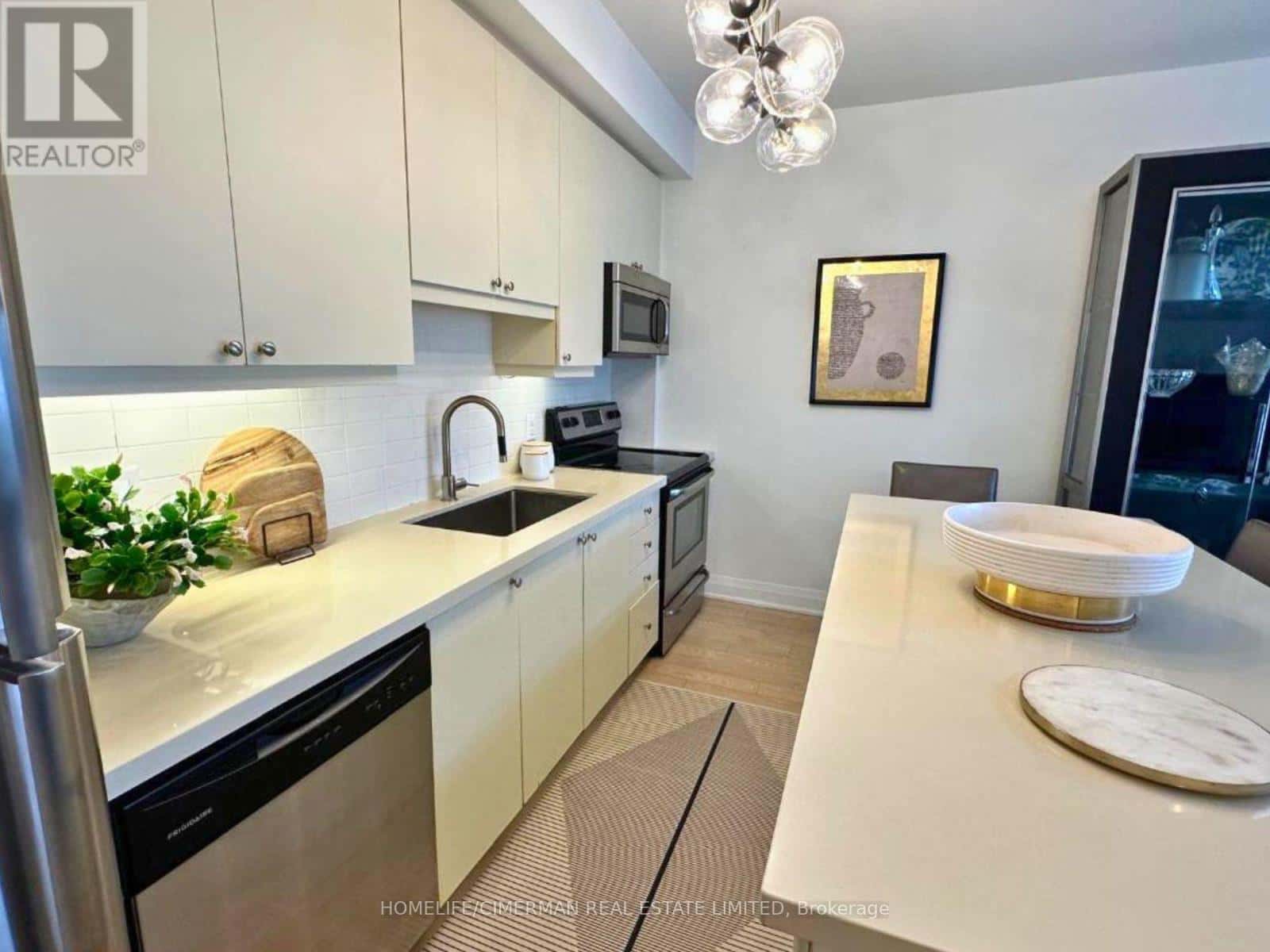 118 - 12 WOODSTREAM BOULEVARD — Vaughan (Vaughan Grove), Ontario - Photo 4 of 14