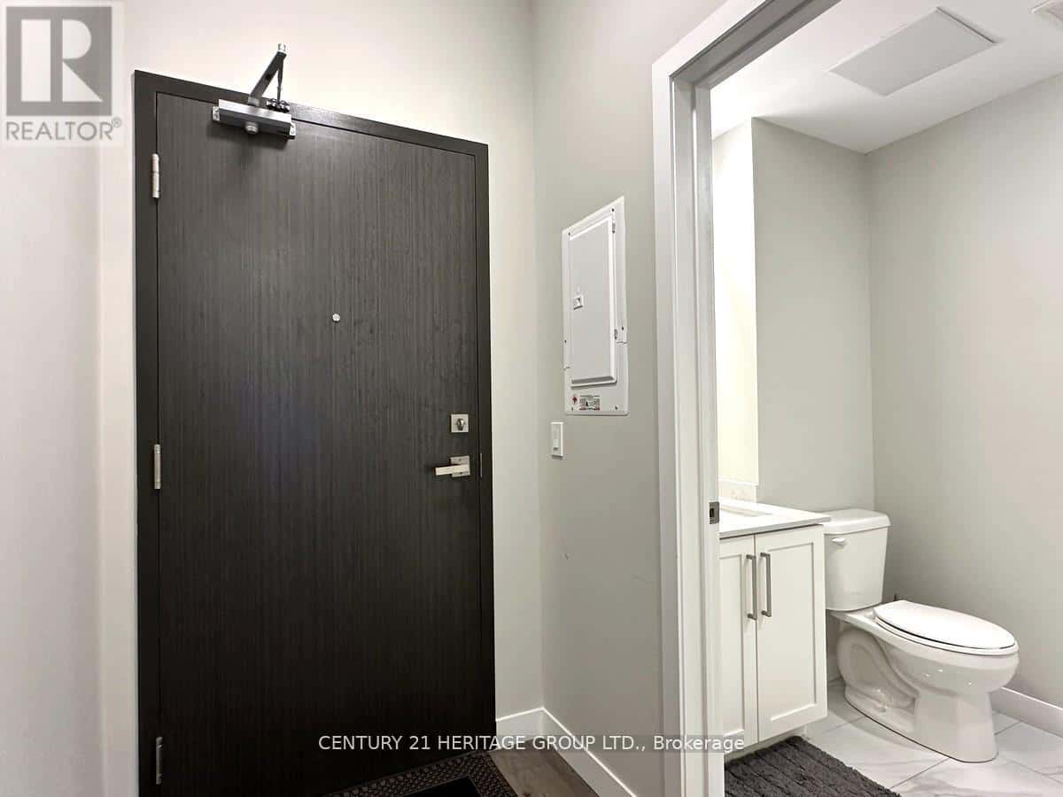 2103 - 15 QUEEN STREET S — Hamilton (Central), Ontario - Photo 4 of 14