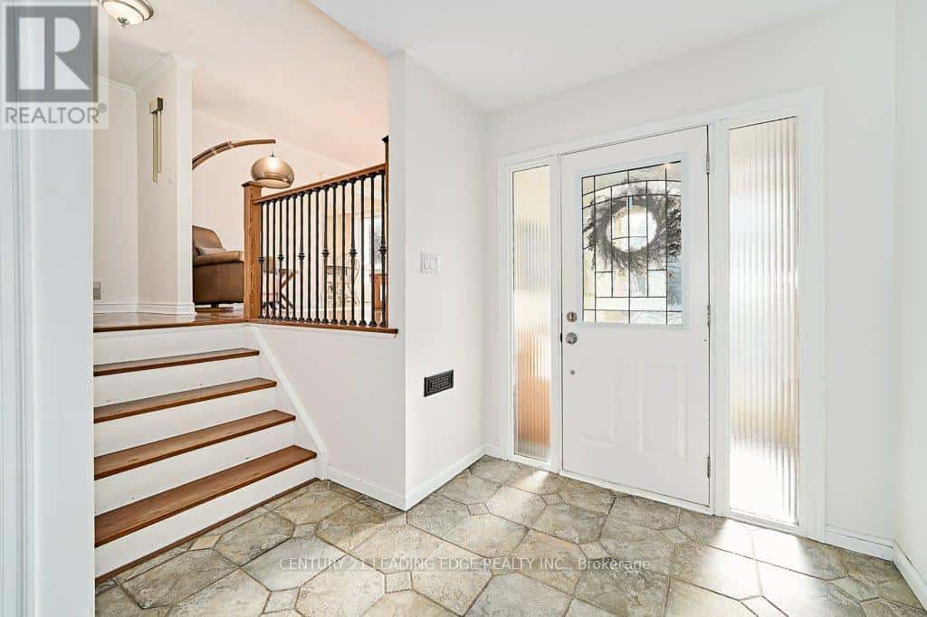 25 EILEEN DRIVE — Barrie (Allandale Heights), Ontario - Photo 5 of 50