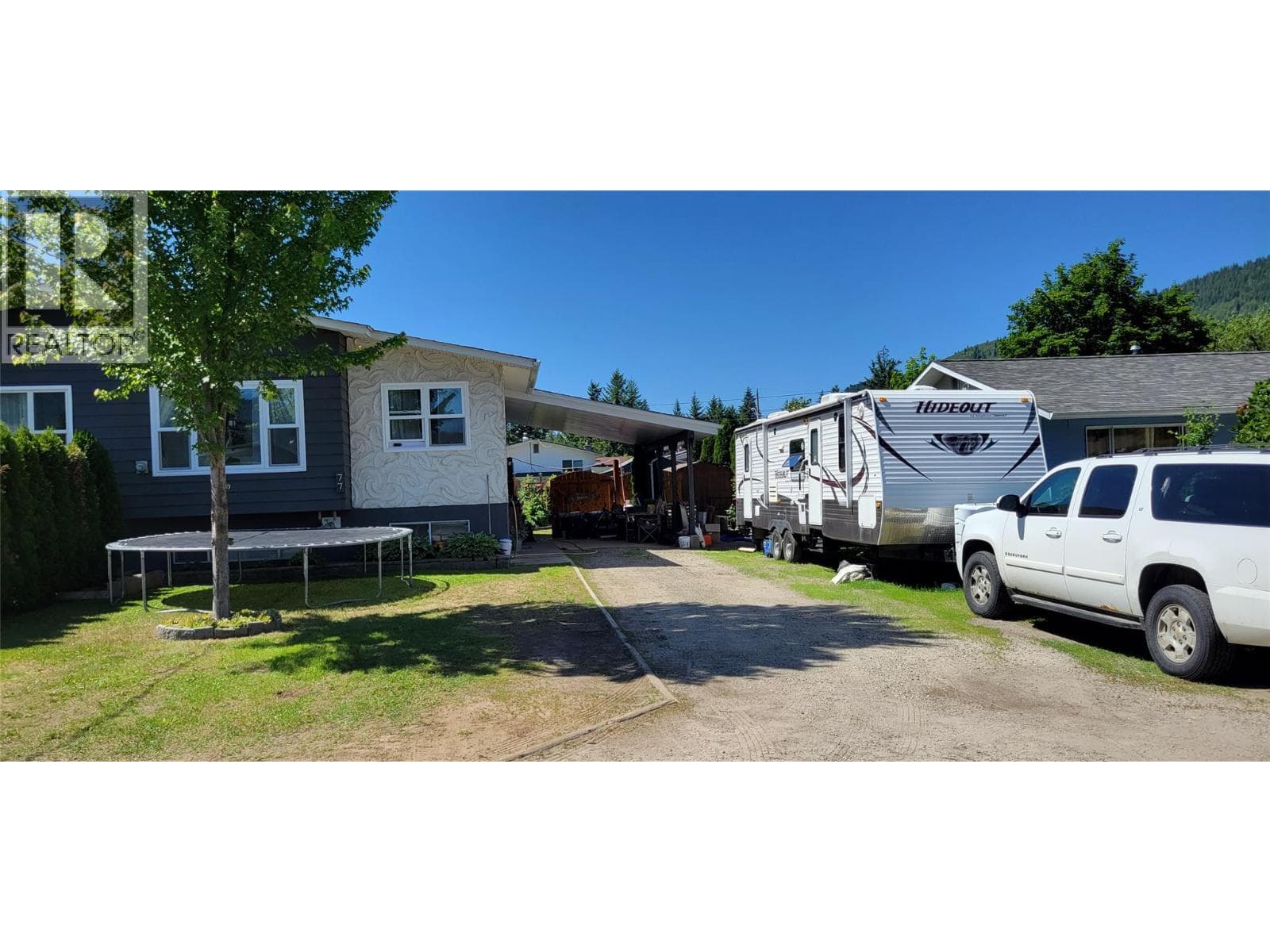 77 Juniper Avenue — Fruitvale, British Columbia - Main photo
