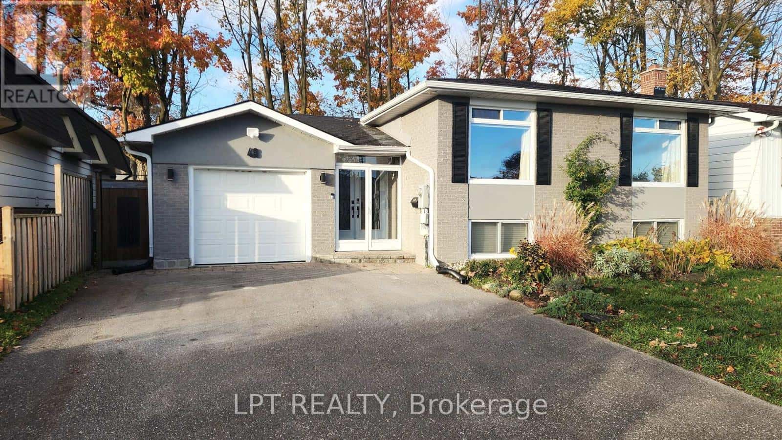 48 Maplehurst Crescent