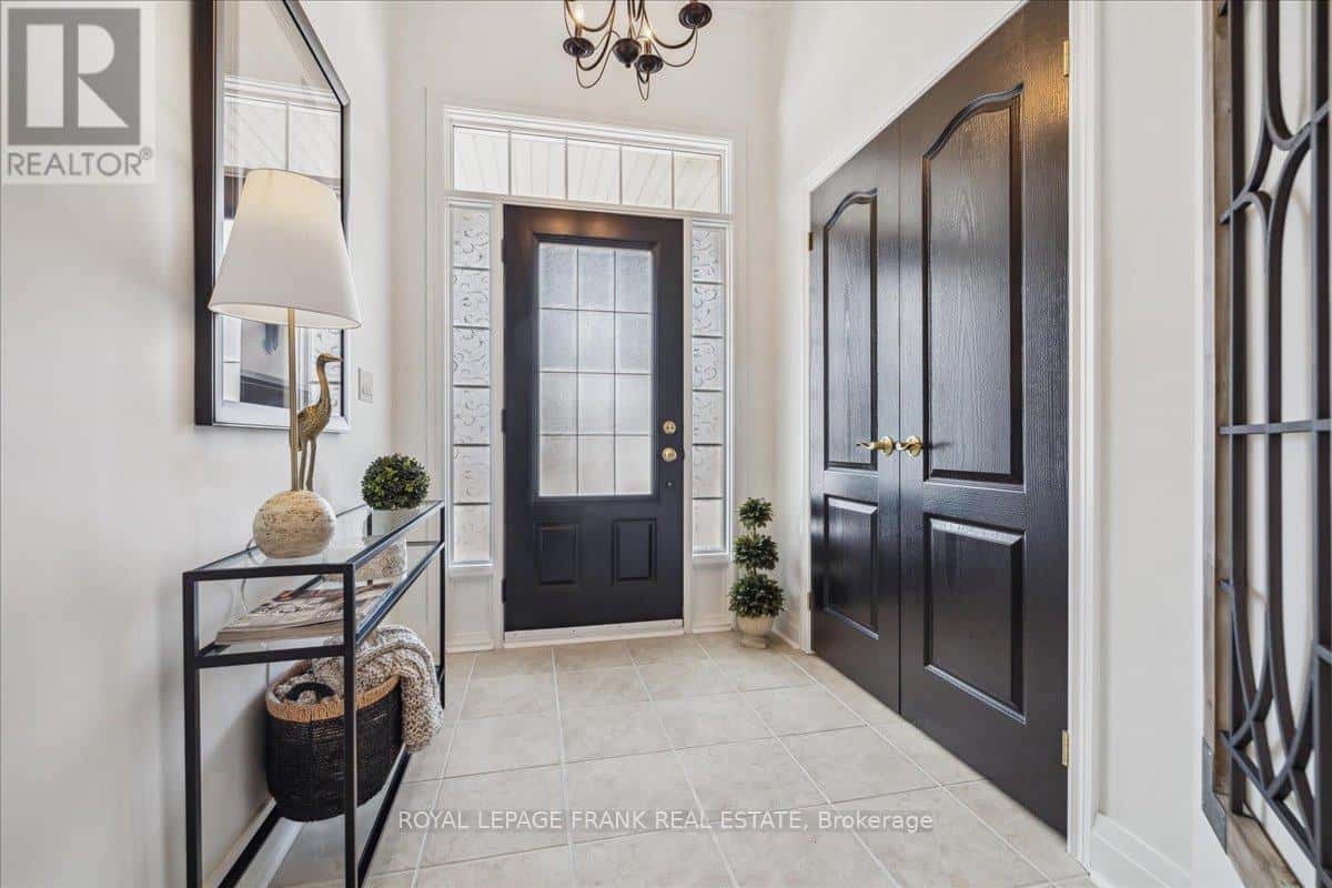 17 - 2401 FIFTH LINE W — Mississauga (Sheridan), Ontario - Photo 3 of 33