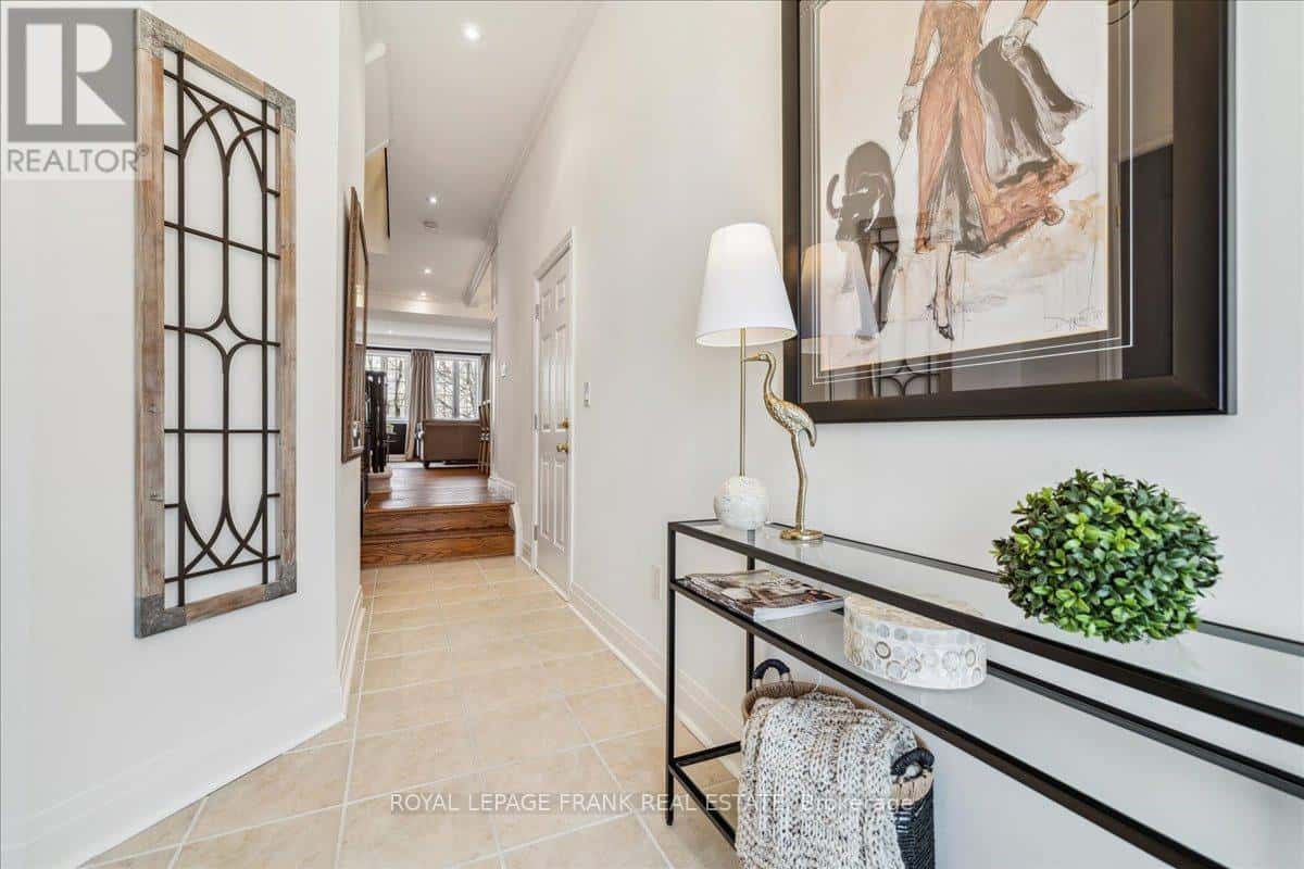 17 - 2401 FIFTH LINE W — Mississauga (Sheridan), Ontario - Photo 4 of 33