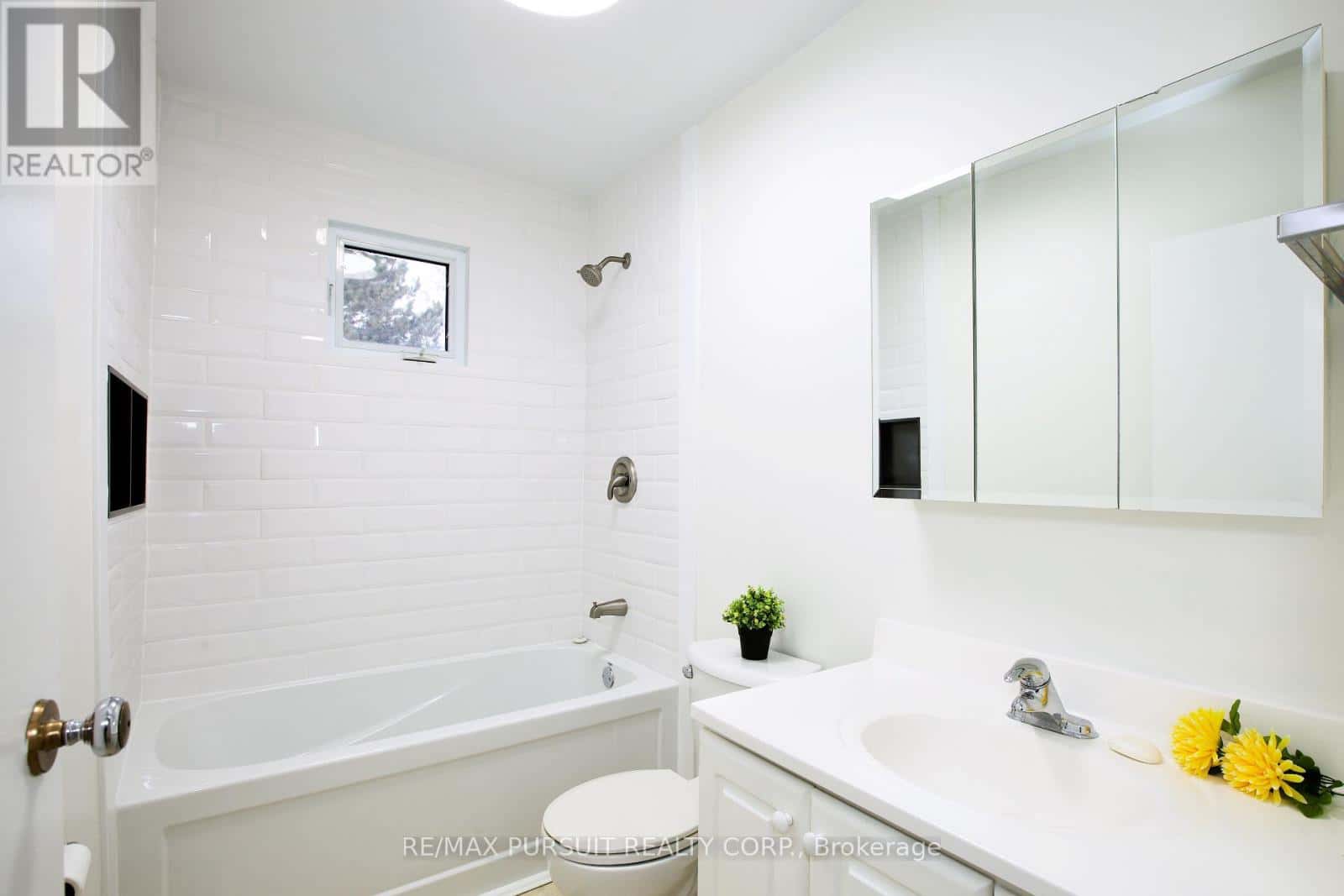 409 MCCAMUS AVENUE — Temiskaming Shores (New Liskeard), Ontario - Photo 5 of 33