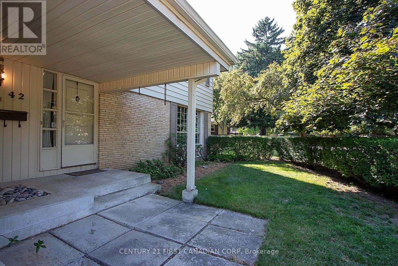 42 NAOMEE CRESCENT — London North (North O), Ontario - Photo 4 of 30