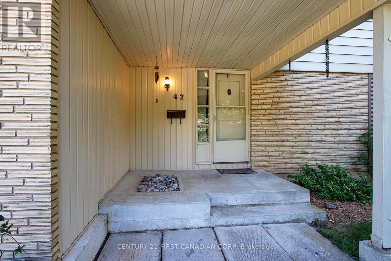 42 NAOMEE CRESCENT — London North (North O), Ontario - Photo 5 of 30