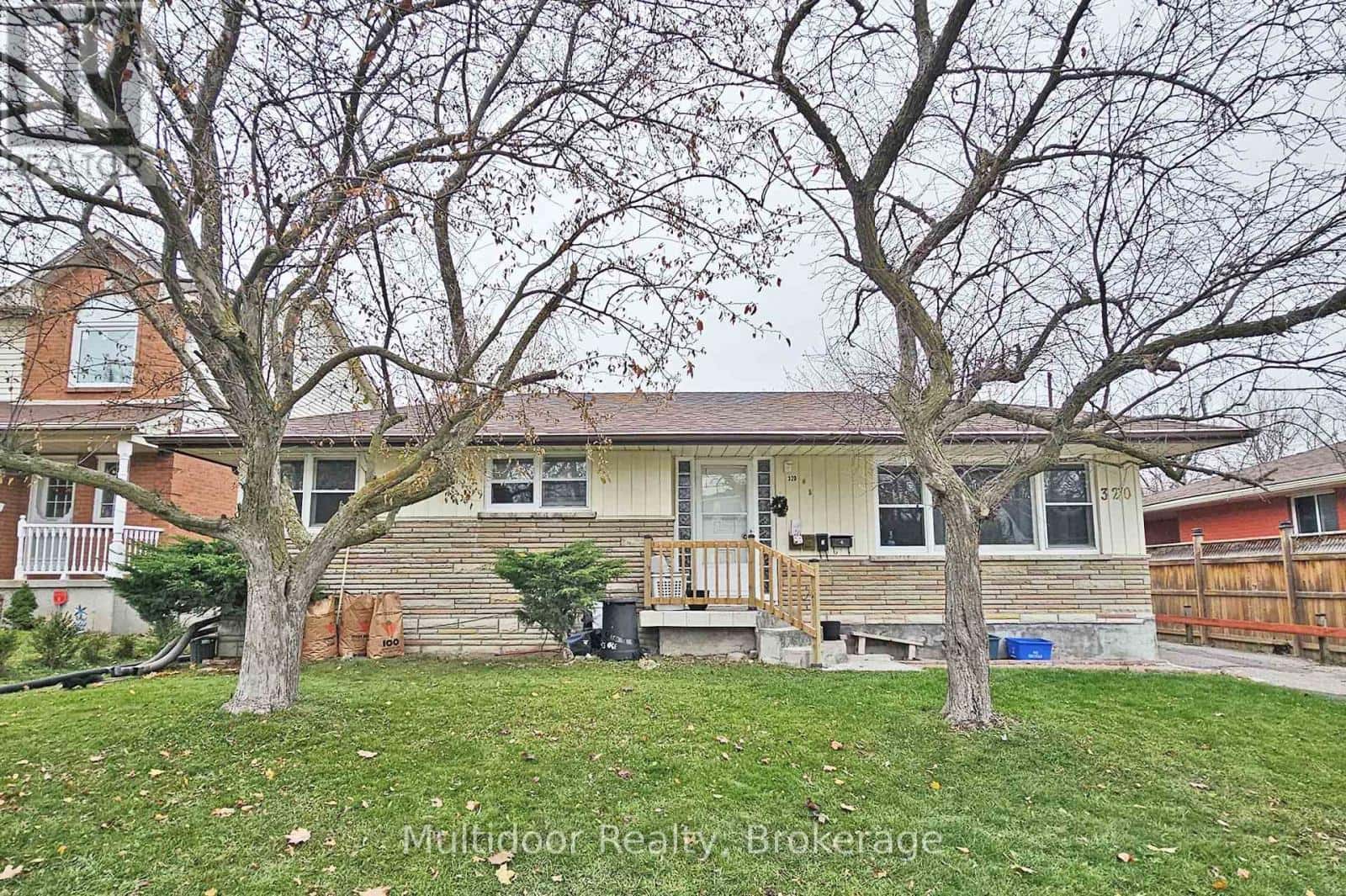 MAIN - 320 ELGIN STREET W — Oshawa (McLaughlin), Ontario - Photo 2 of 15