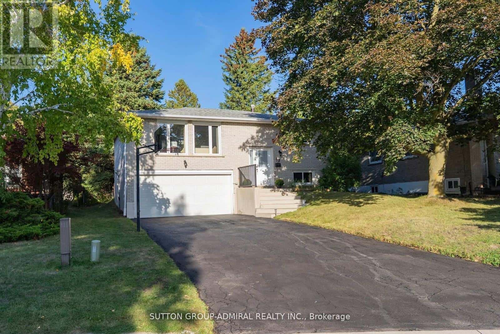 62 SHIELDMARK CRESCENT — Markham (Royal Orchard), Ontario - Photo 5 of 47