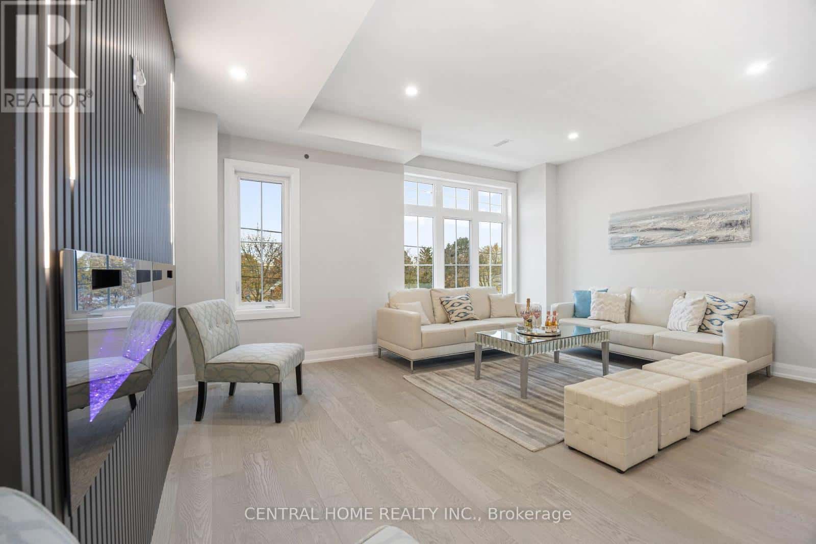 2954 ELGIN MILLS RD E ELGIN MILLS ROAD E — Markham (Victoria Square), Ontario - Photo 3 of 18