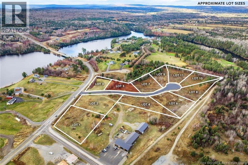 23-5 Finn Crescent — Nackawic, New Brunswick - Photo 3 of 24