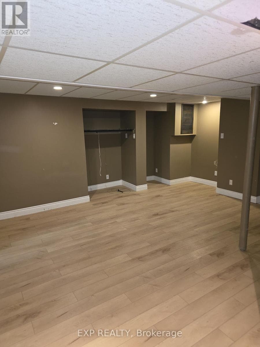 1296 VALERIE CRESCENT W — Oakville (CV Clearview), Ontario - Main photo