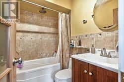 1296 VALERIE CRESCENT W — Oakville (CV Clearview), Ontario - Photo 3 of 17