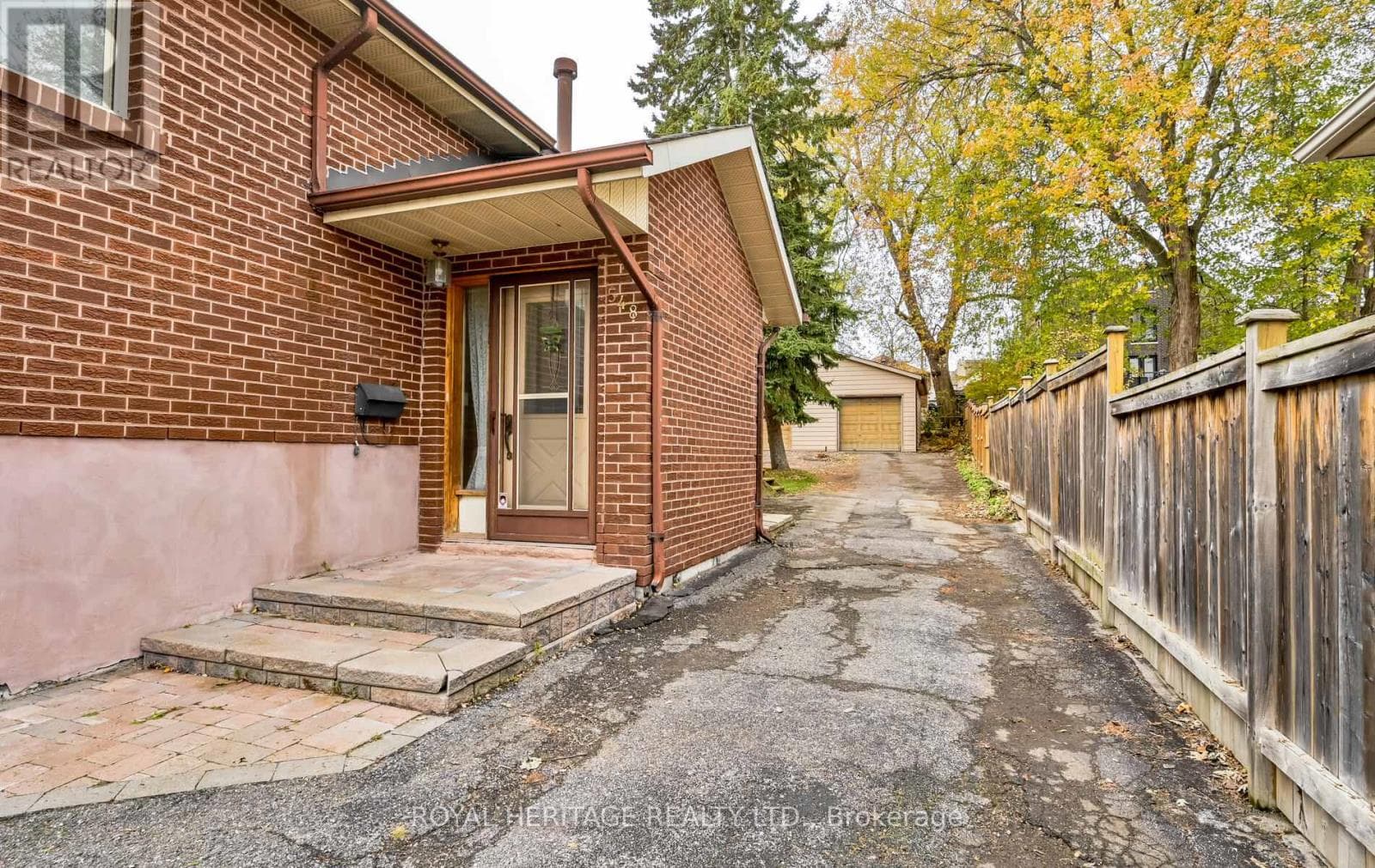 548 MARKSBURY ROAD — Pickering (West Shore), Ontario - Main photo