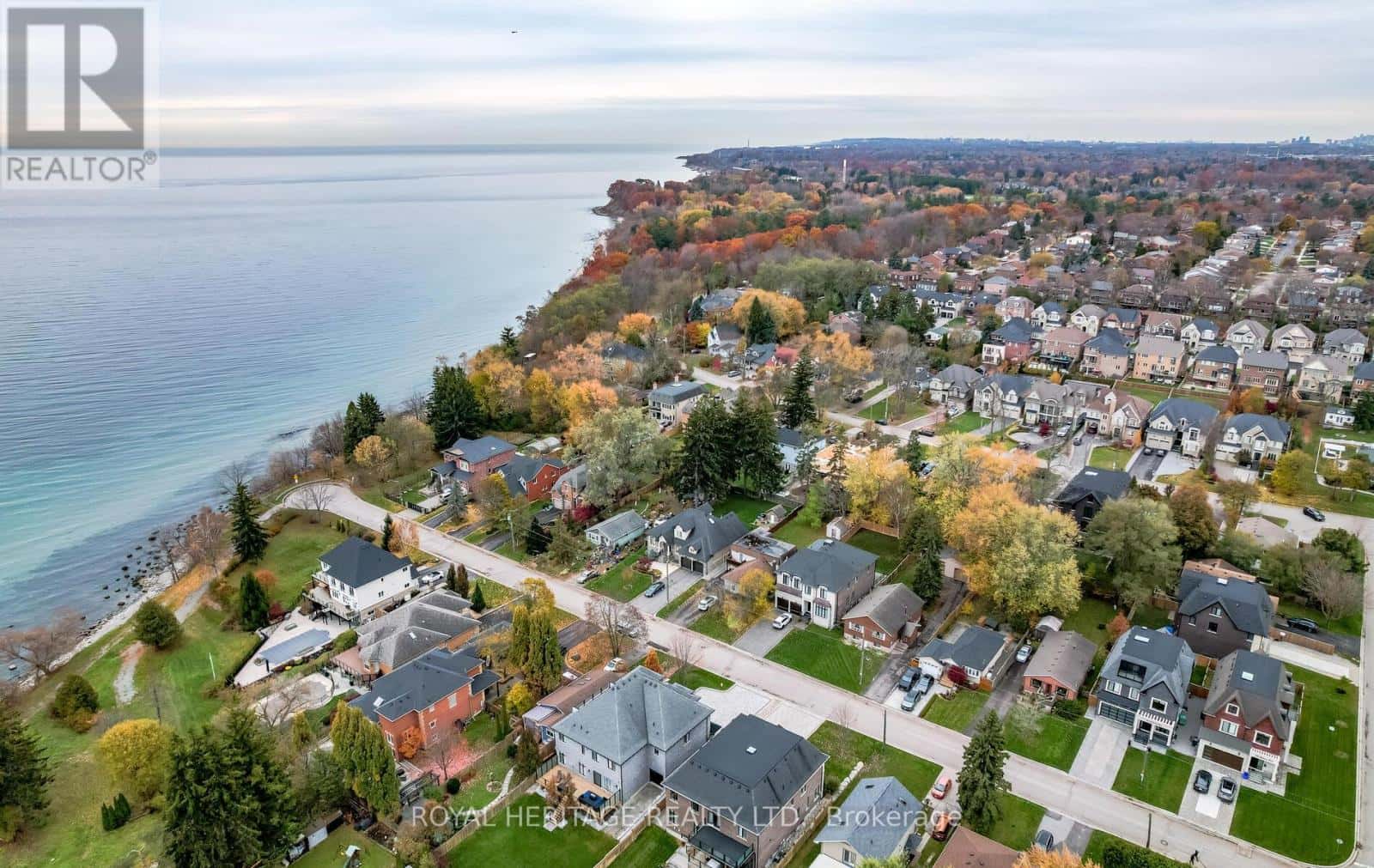 548 MARKSBURY ROAD — Pickering (West Shore), Ontario - Photo 4 of 40