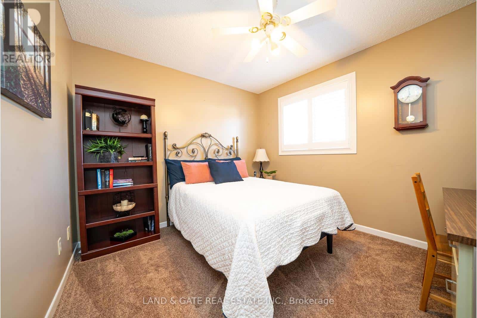 1301 GROVEDALE COURT — Pickering (Liverpool), Ontario - Photo 4 of 28