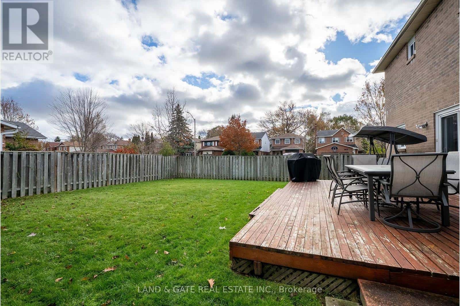 1301 GROVEDALE COURT — Pickering (Liverpool), Ontario - Photo 5 of 28