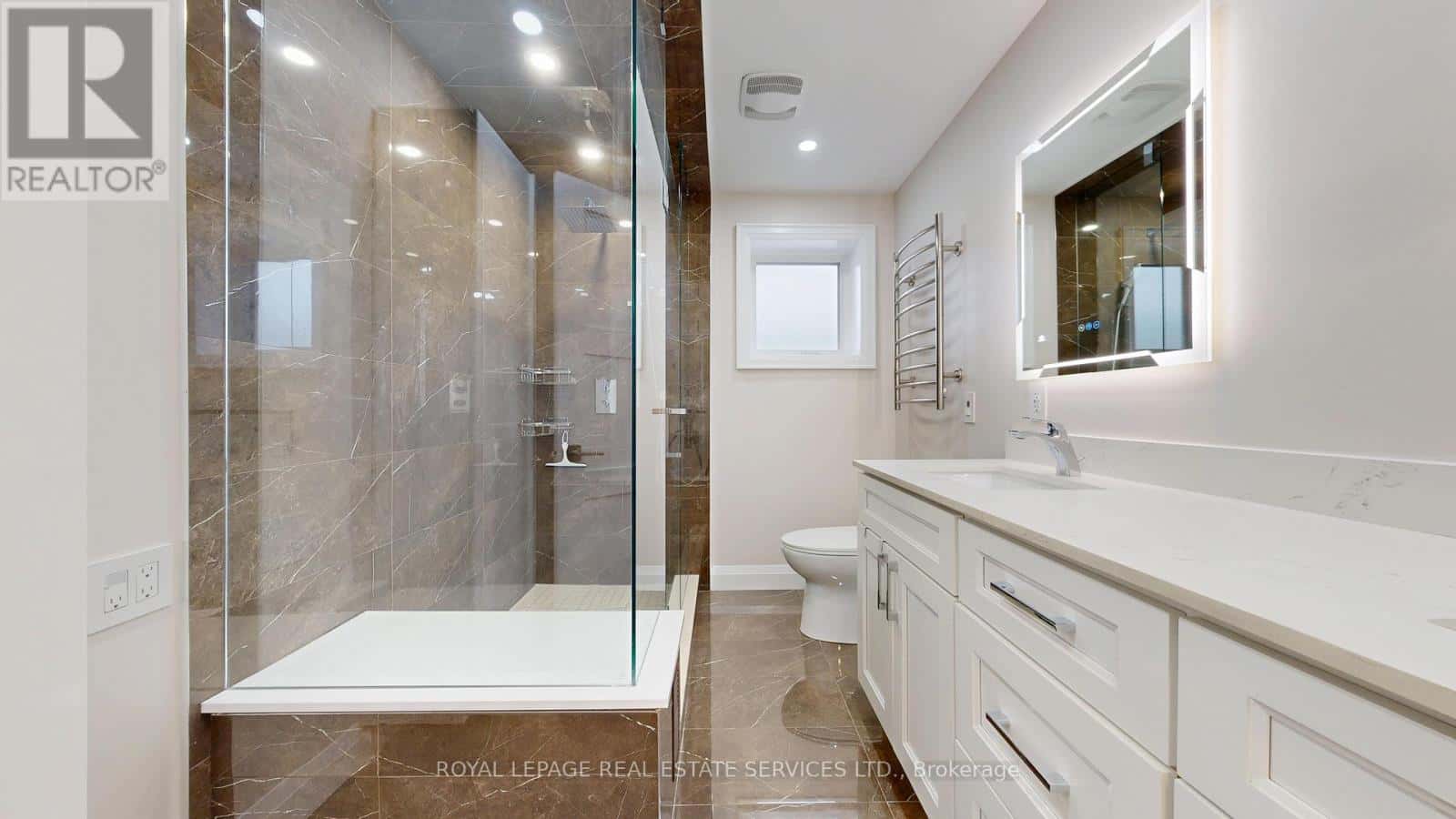 12 WARLINGHAM COURT — Toronto (Eringate-Centennial-West Deane), Ontario - Photo 3 of 42