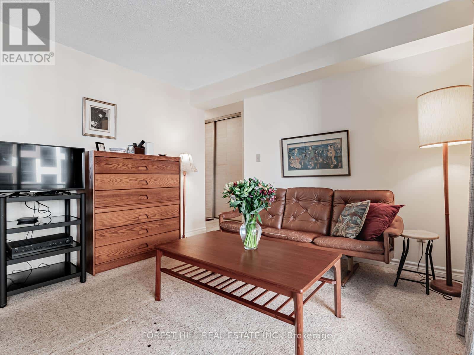 703 - 50 QUEBEC AVENUE — Toronto (High Park North), Ontario - Photo 2 of 31