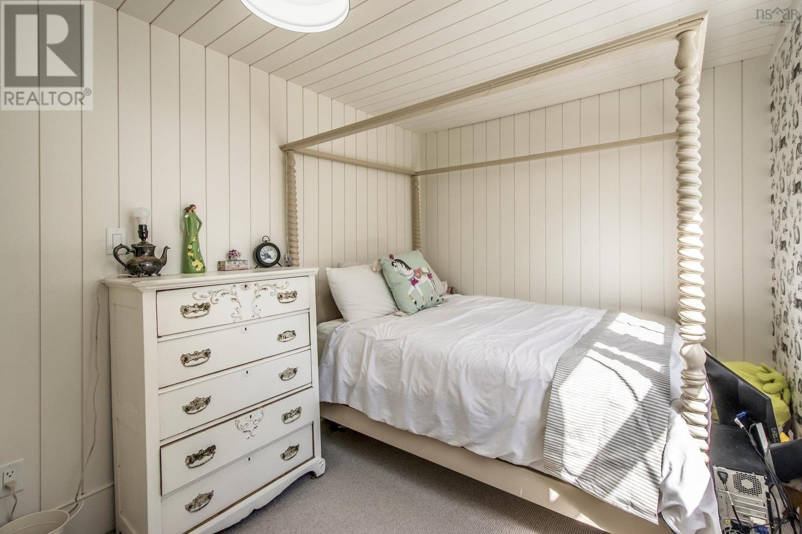 16 Garden Lane — Mahone Bay, Nova Scotia - Main photo