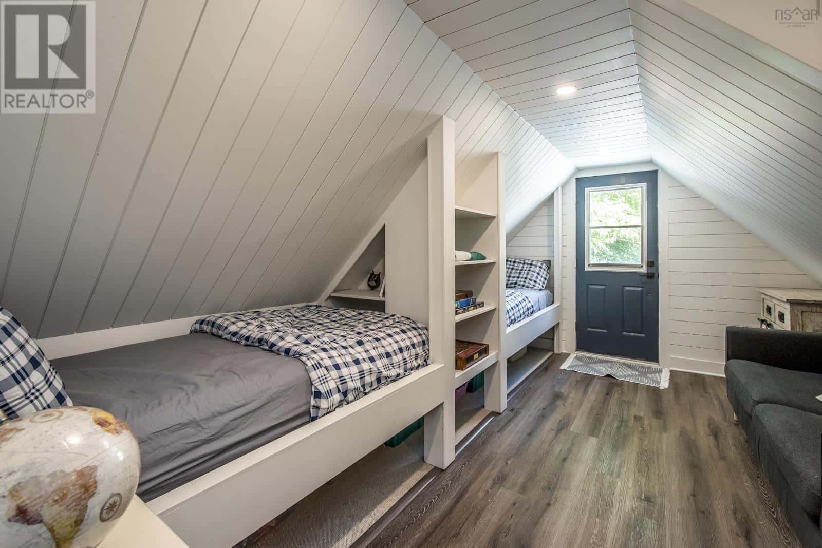 16 Garden Lane — Mahone Bay, Nova Scotia - Photo 2 of 51