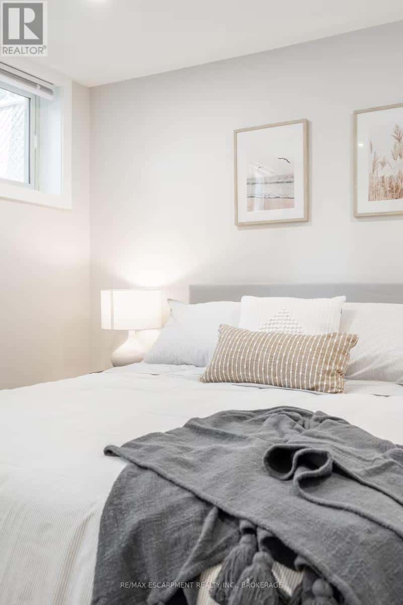 LOWER - 73 CRANBROOK DRIVE — Hamilton (Gilkson), Ontario - Photo 5 of 19