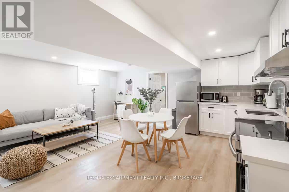 LOWER - 73 CRANBROOK DRIVE — Hamilton (Gilkson), Ontario - Photo 3 of 19